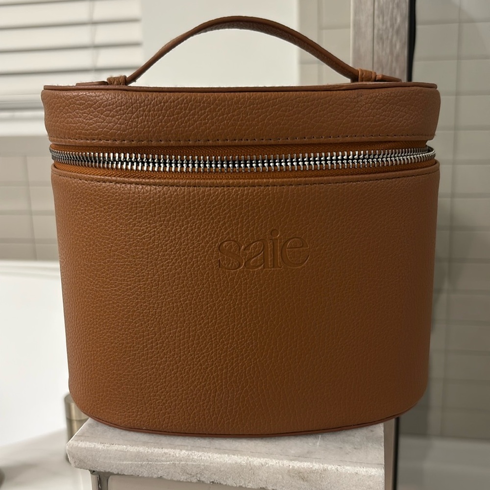 Saie Brown Train Cosmetics Case